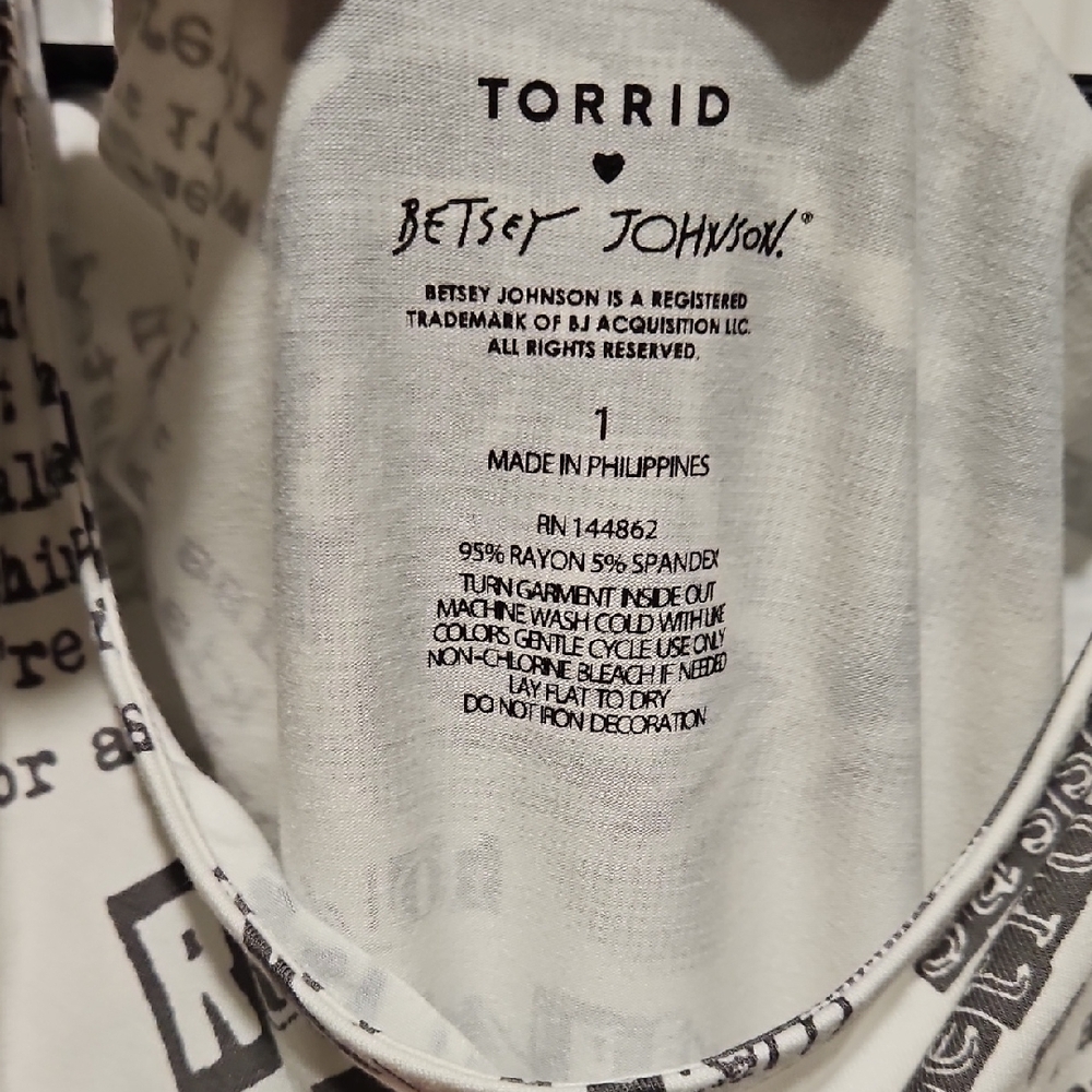 Torrid Black and White Graphic Tee with Red Lips - Picture 2 of 4